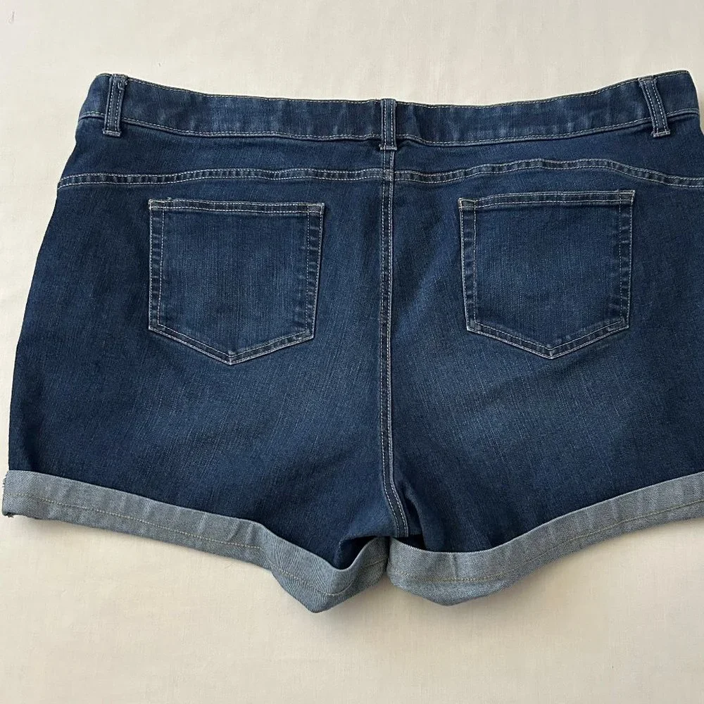 Terra & Sky Medium Wash Cuff Short Cotton/Poly/Rayon/Spandex Size 22W - Picture 7 of 10
